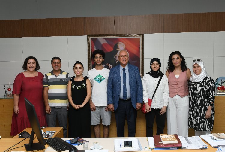 İzmir Karabağlar’ın gururlarından Başkan Selvitopu’na ziyaret 1