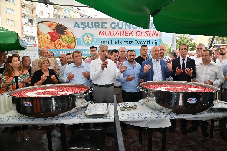 Manisa'da aşure günlerine Perşembe Pazarı'nda devam 1