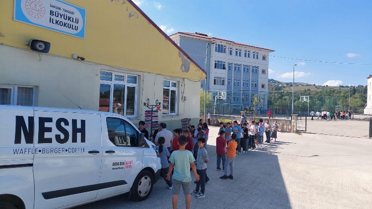 Samsun'da Rotary'den öğrencilere 'Waffle' keyfi 2