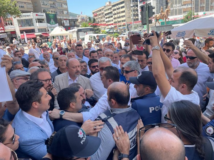 Bursa'da bidonlu protesto gerginliği! 1