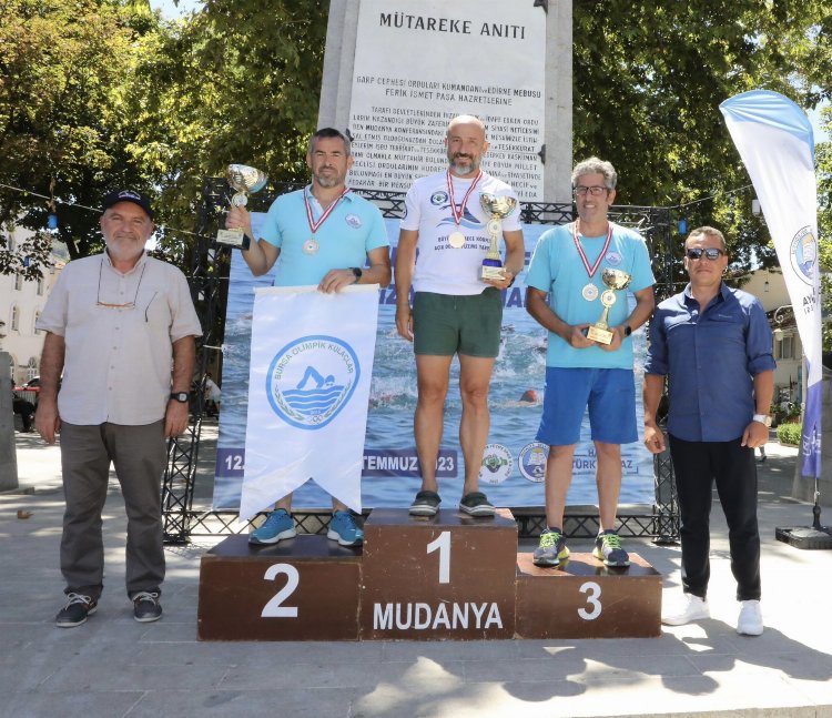 Yalova'dan Mudanya'ya yüzdüler 2