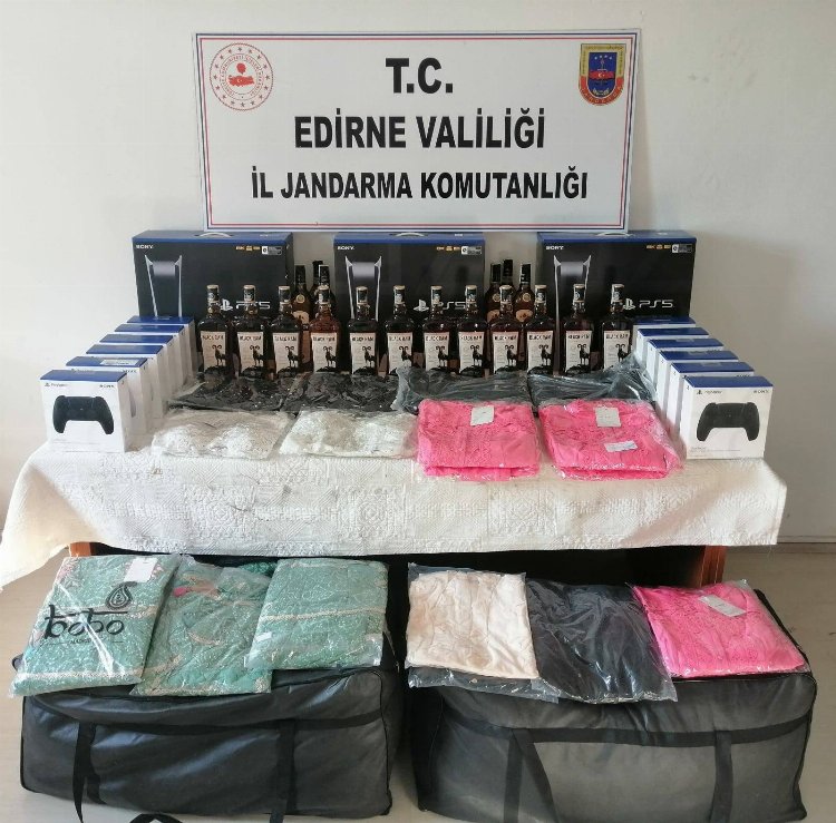 Edirne'de 510 bin liralık kaçak malzeme yakalandı 1