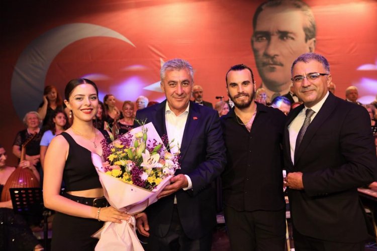 Güzelbahçe'de 'Zafer' korteji ve konseri 2