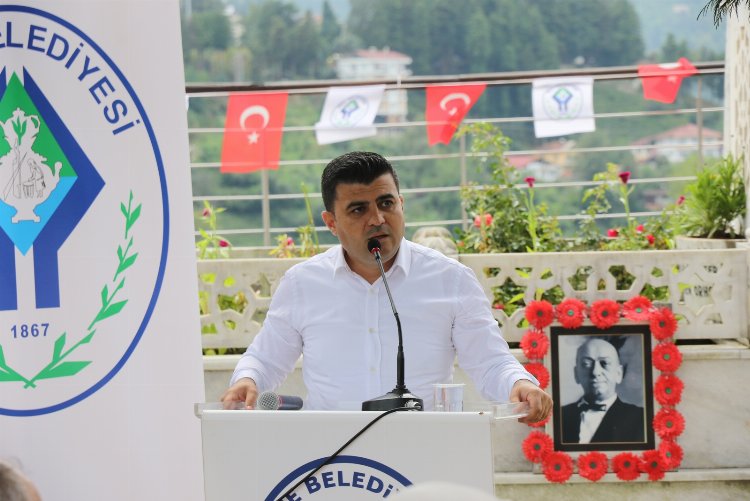 Rize Belediye eski Başkanı Orhan kabri başında anıldı 1