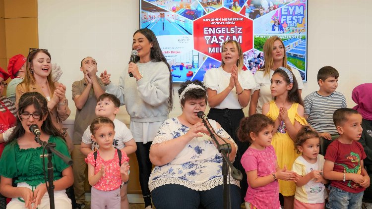 Elif Buse Doğan'dan GastroANTEP'te 'engelsiz' konser 2