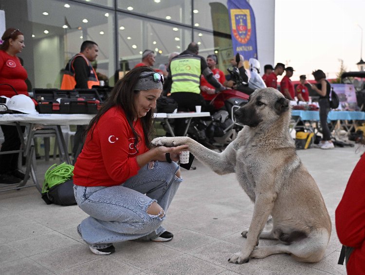 Antalya Muratpaşa'da afetlere karşı birlikte mücadele farkındalığı 1