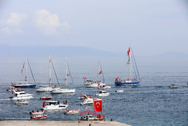 Bursa Mudanya'da Cumhuriyet coşkusu denize taştı 1