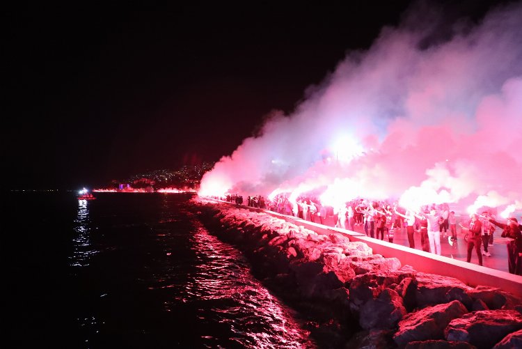 Gemlik’te binlerce meşale Cumhuriyet için yakıldı 1