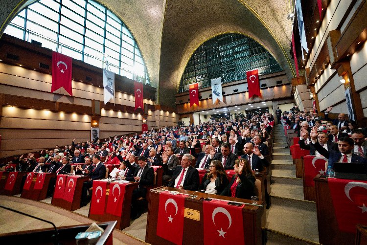 İstanbul Meclisi'nde 'olağanüstü' tarihi toplantı 1