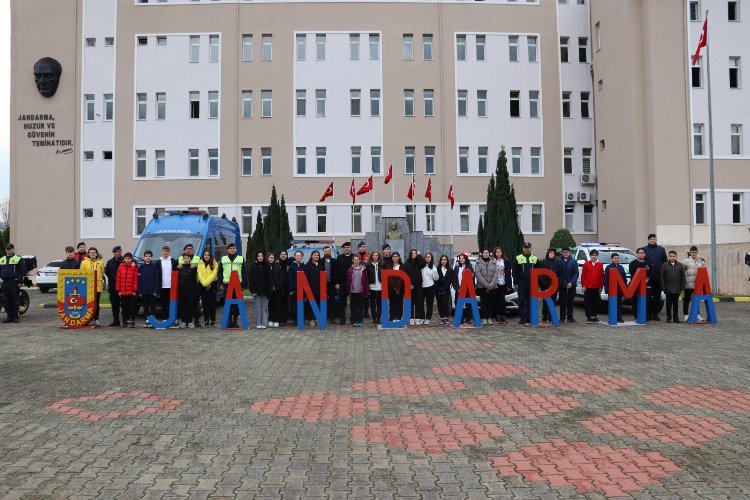 Düzce'de güvenlik güçleri öğrencilerle buluştu 1