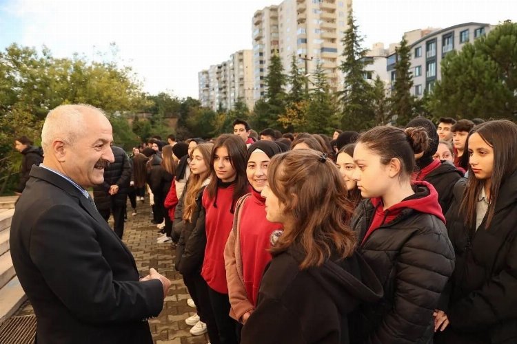 Gebze'de ara tatil sonrası bayrak töreninde 1