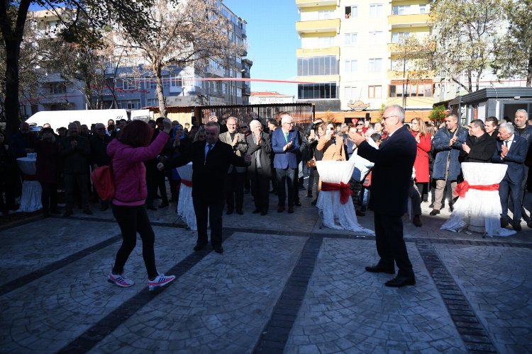 Keşan Lisesi mezunlarından 55. yıl buluşması.... Keşan Lisesi'nde Cadde Kütüphanesi açıldı 1