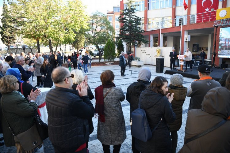 Keşan Lisesi mezunlarından 55. yıl buluşması.... Keşan Lisesi'nde Cadde Kütüphanesi açıldı 2