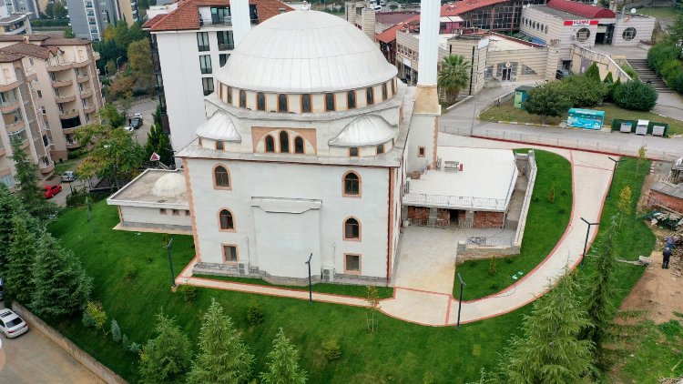 Başkan Büyükakın'dan cami cemaati ve vatandaşlarla sohbet 1