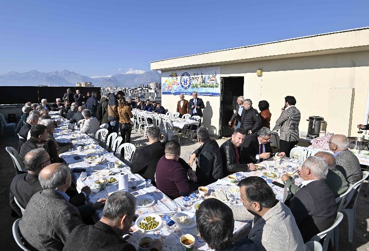 Başkan Uysal, Korkuteliler'in geleneksel kahvaltısına katıldı 1