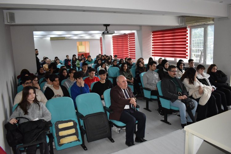 Manisa'da öğrencilere şehitlik ve gazilik kavramları anlatıldı 1