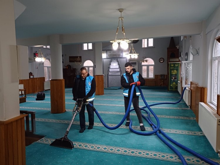 Rize'de Ramazan ayı öncesi camilerde temizlik 1
