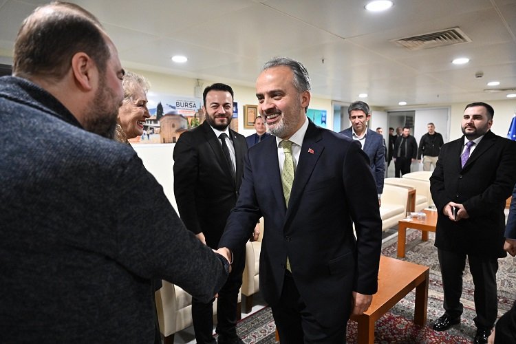 "Sadık Ahmet" filminin Bursa galasına yoğun ilgi 2