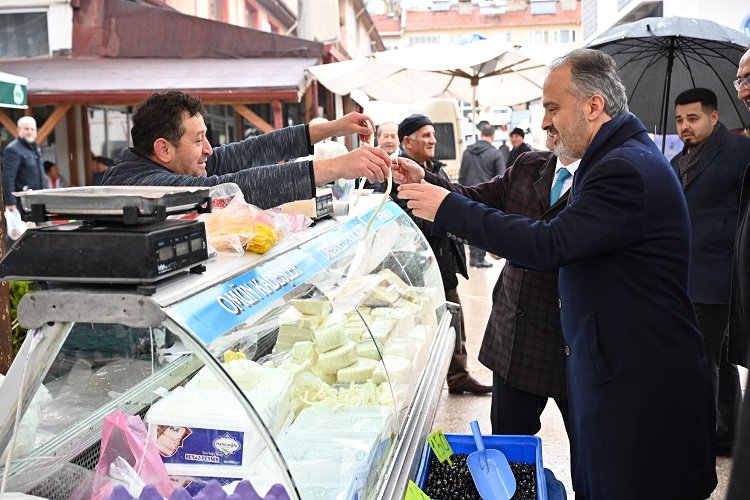 Bursa Büyükşehir’den besiciye yem desteği 1