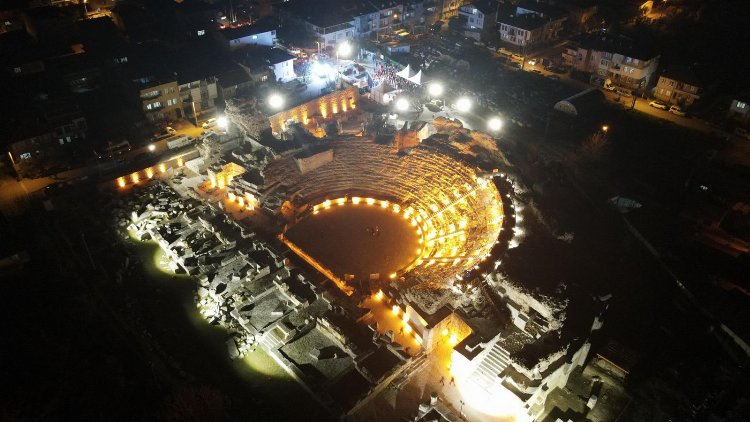 Bursa İznik'te 1800 yıllık Roma Tiyatrosu turizme kazandırıldı 1