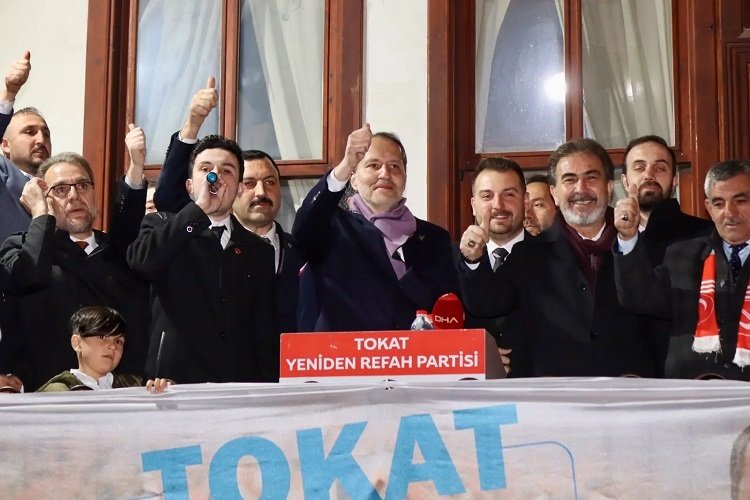 Fatih Erbakan Tokat'ta Yüksek Kahve'de vatandaşlara seslendi 1