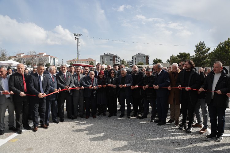 Kütahya Zafertepe Pazarı'nda tezgahlar kuruldu 1